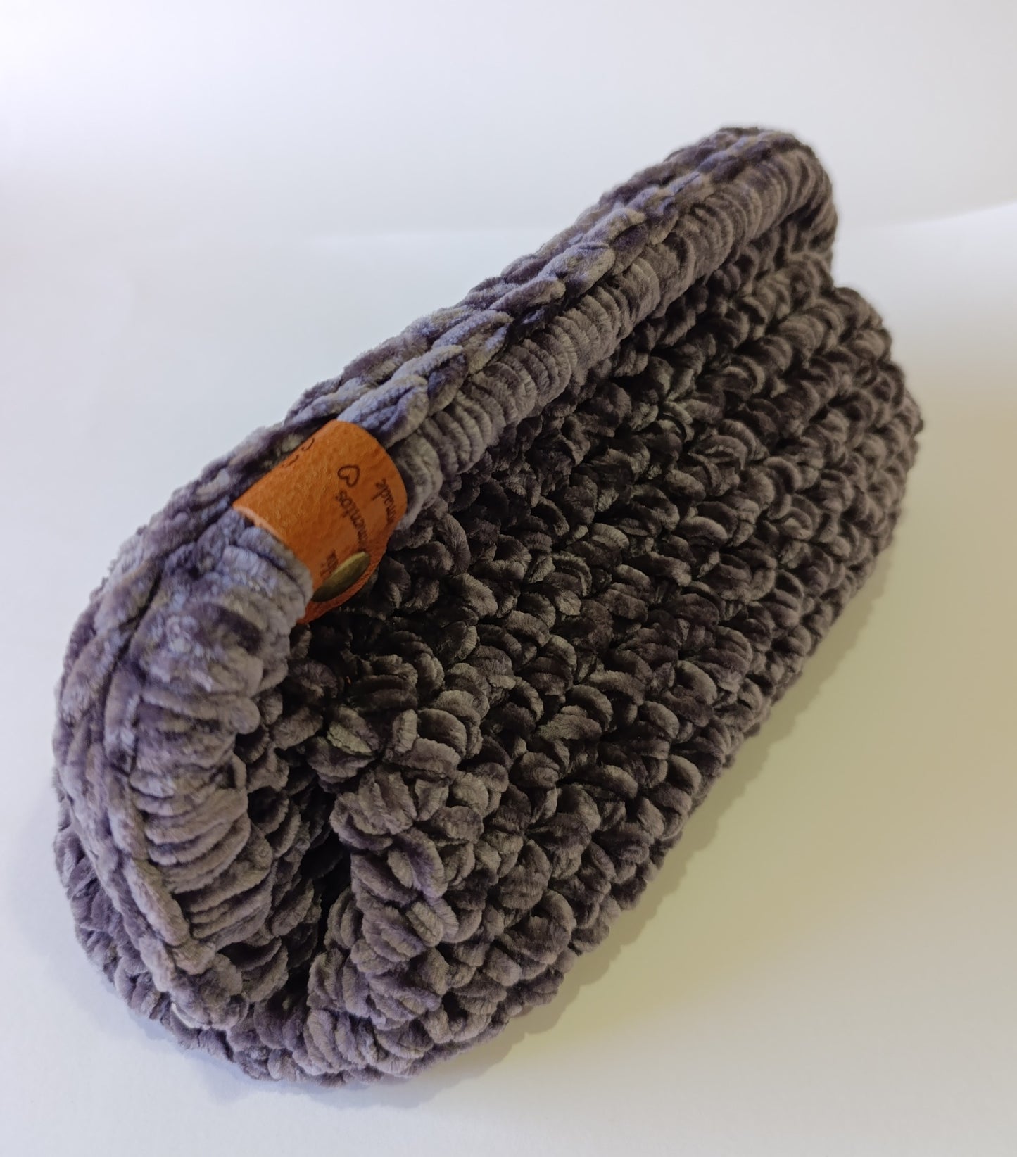 BOLSO DE MANO ALMENDRO