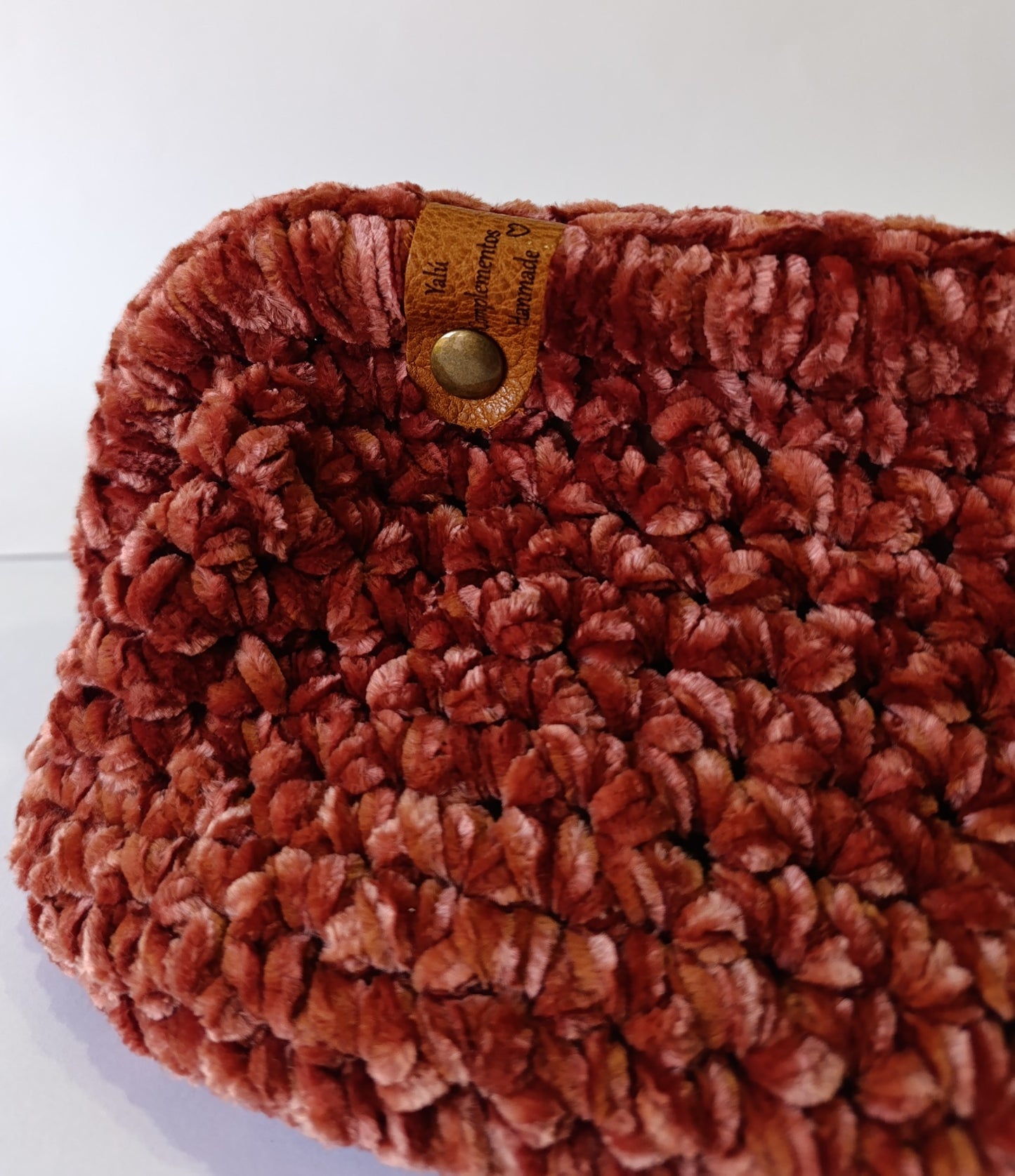 BOLSO DE MANO ALMENDRO